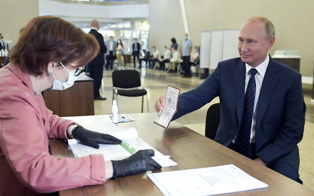 APTOPIX Russia Constitutional Vote