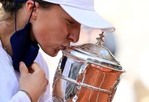 French Open: Teenager Iga Swiatek defeats Sofia Kenin to win women’s singles title