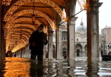 Venice floods as Mose barrier system fails to activate