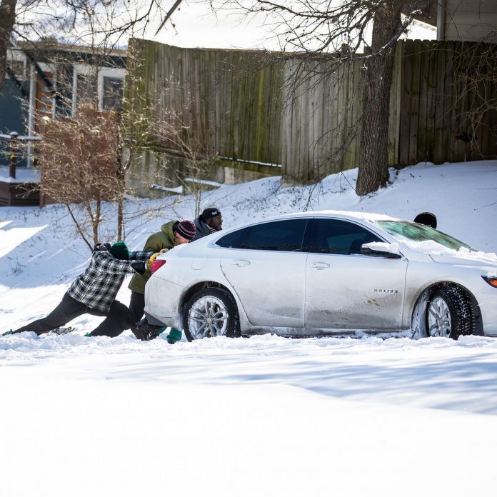 1c7b98e28341266de305e0f1294dea75fb-texas-snow-storm.rsquare.w1200
