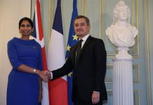 Britain, France sign deal to boost cooperation on illegal migration