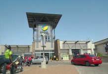 Ghana Police in search of 2 people for  stealing $1,600 at Accra Mall