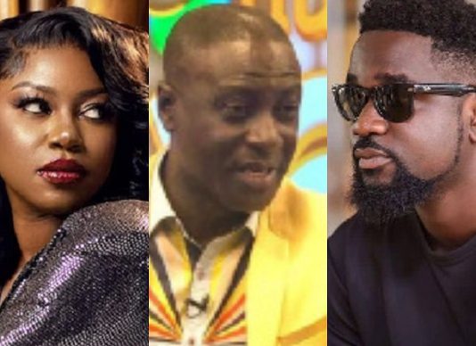 ‘A man who deres a woman is a coward’ – Captain Smart jabs Sarkodie over response to Yvonne Nelson