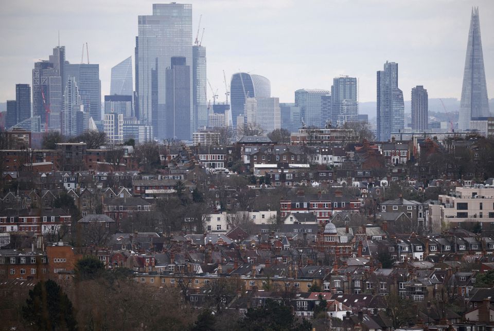UK house prices set to slide 10%, Moody's warns