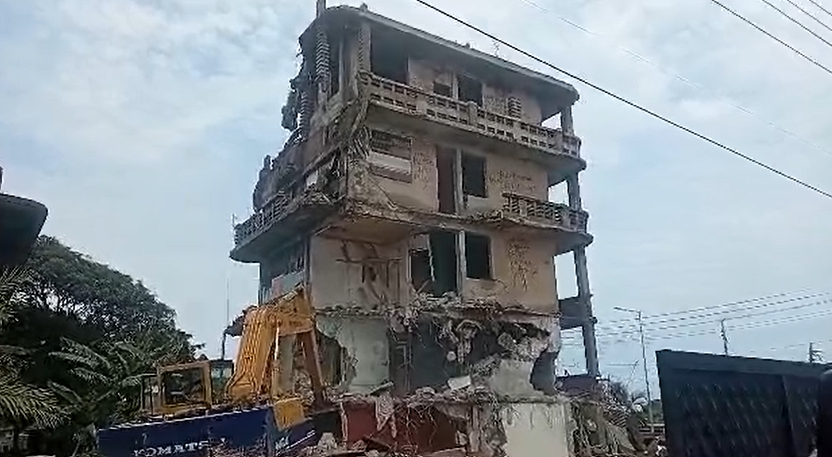 4-storey building in Osu demolished  over safety concerns