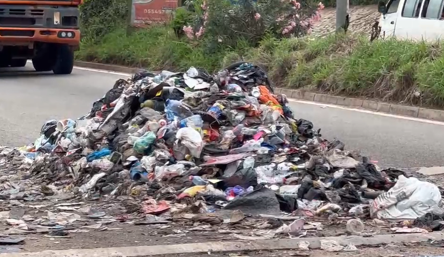 Tricycle operators stage demo over challenges at Oti Landfill site